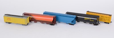 Lot 245 - HO-gauge North American-Outline freight rolling stock.