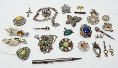 Lot 188 - Silver and costume jewellery.