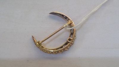 Lot 111 - Victorian diamond crescent brooch