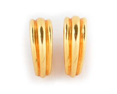 Lot 20 - A fine pair of yellow metal earrings