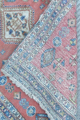 Lot 396 - An antique Qashqai rug