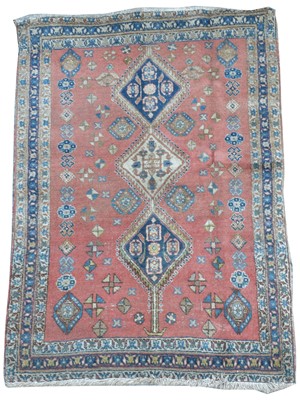 Lot 396 - An antique Qashqai rug