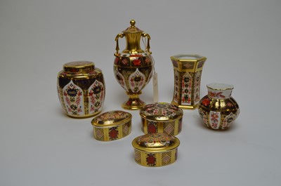 Lot 423 - A selection of Royal Crown Derby 'Imari' ceramics