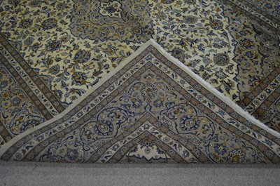 Lot 390 - A Kashan carpet