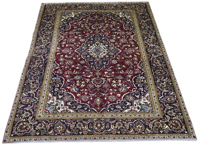 Lot 391 - A Kashan carpet