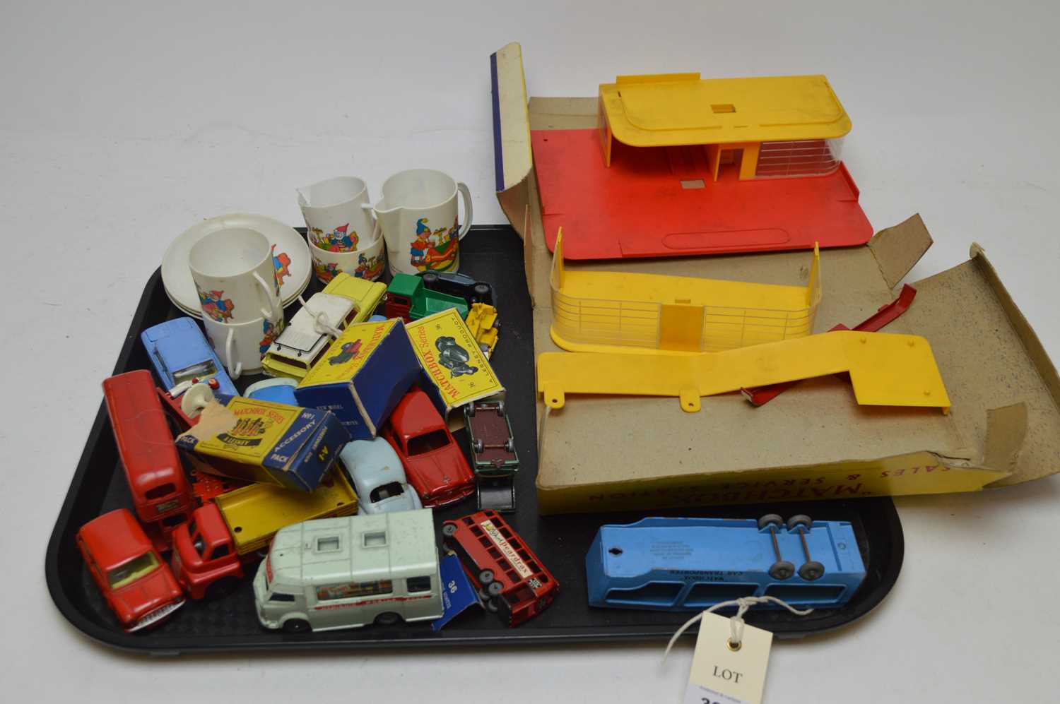 Lot 388 - A selection of boxed and loose die-cast vehicles and other items