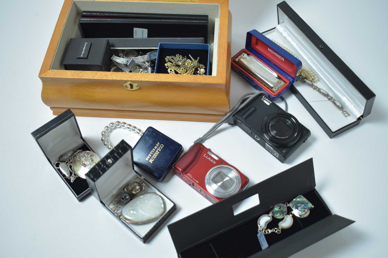 Lot 192 - A large quantity of contemporary white metal mounted and other costume jewellery and wristwatches