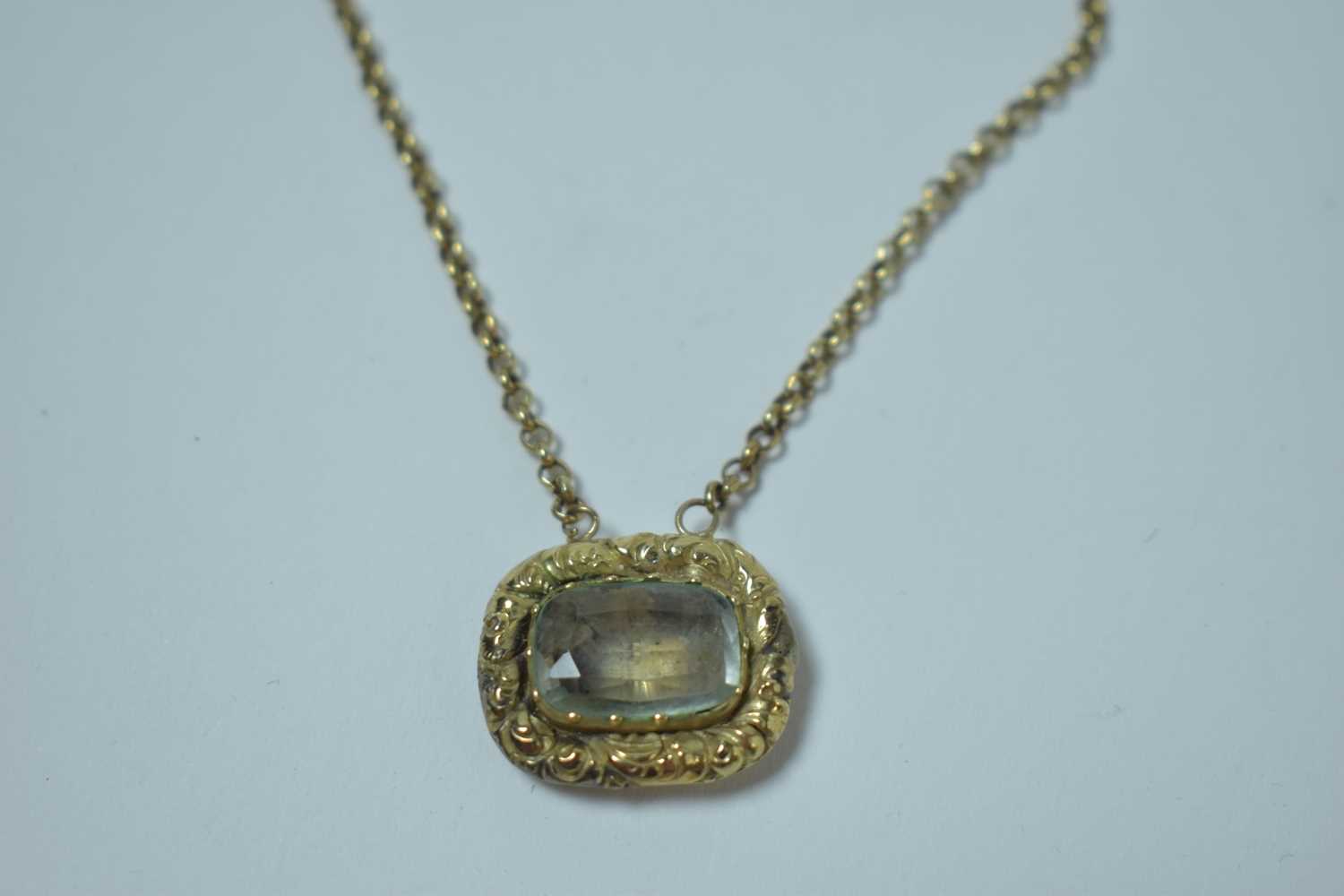 Lot 201 - A mourning pendant
