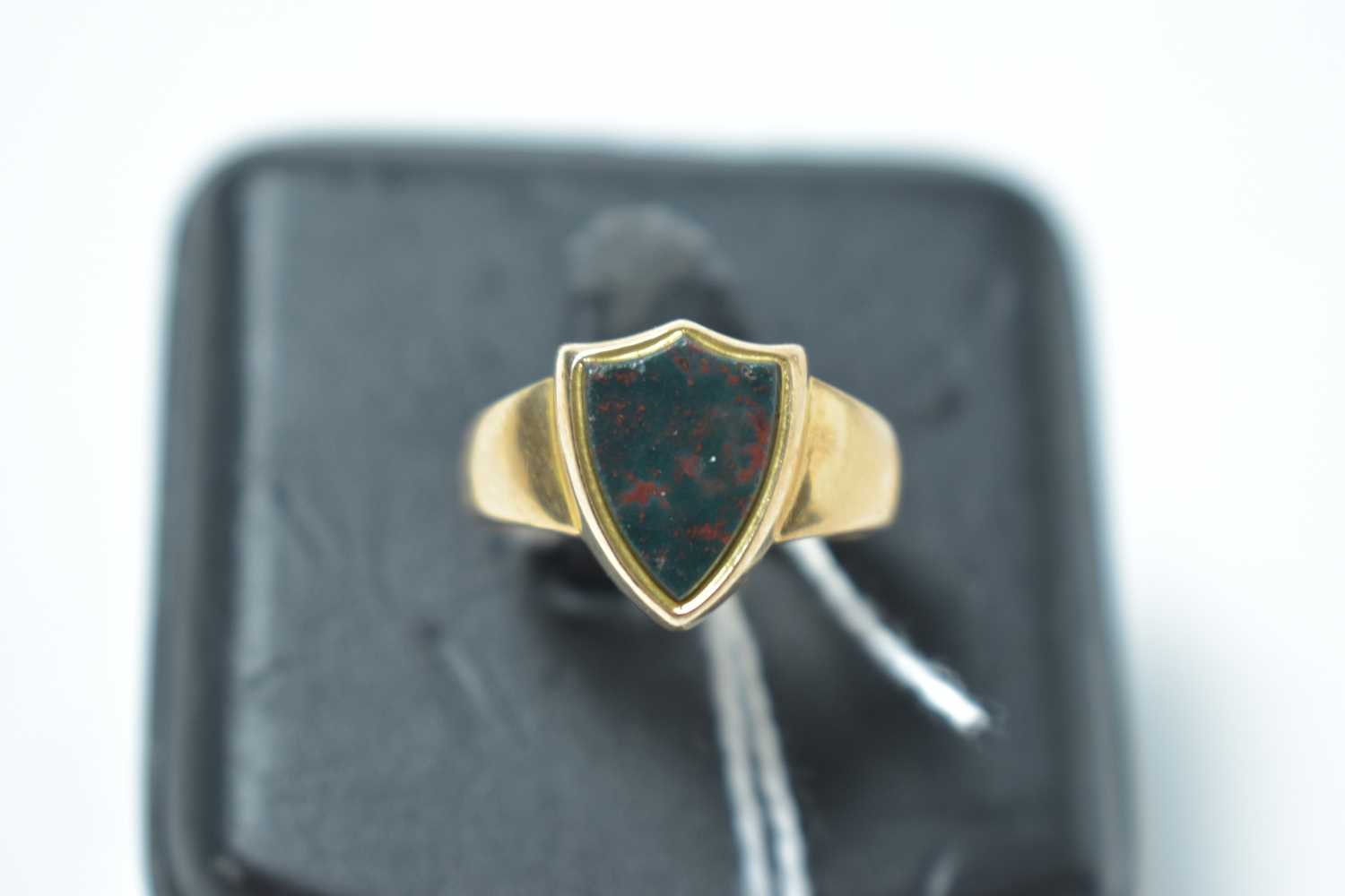 Lot 207 - A blood stone signet ring