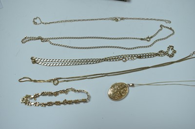 Lot 245 - A selection of gold and yellow metal jewellery