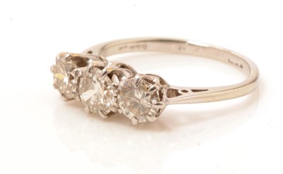 Lot 79 - A three-stone diamond ring