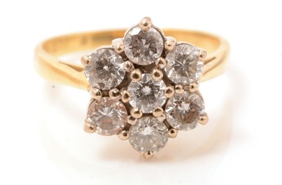 Lot 80 - A diamond cluster ring