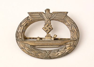 Lot 1099 - WWII Kriegsmarine U Boat war badge