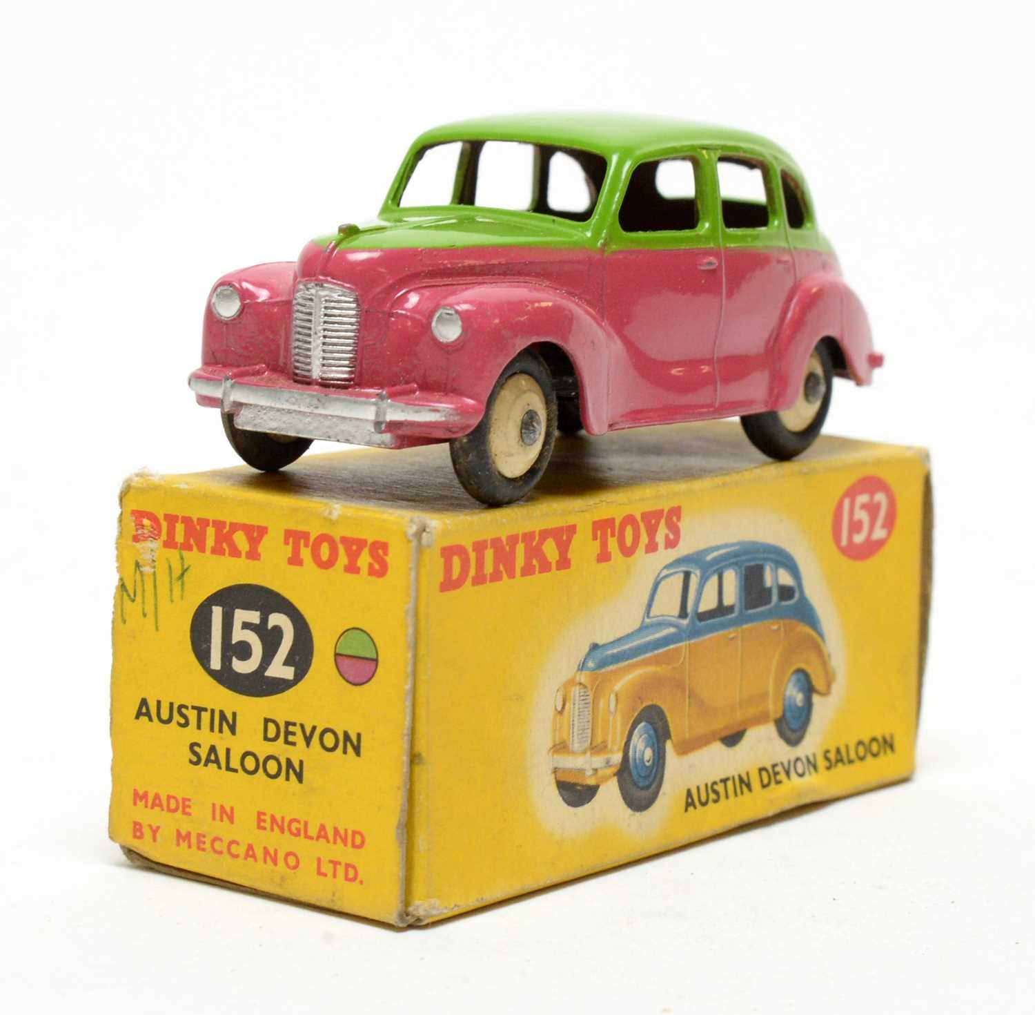 Lot 827 - Dinky Toys Austin Devon Saloon