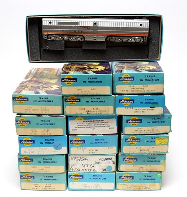 Lot 663 - Eighteen Athearn HO-gauge boxed trains and rolling stock.