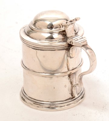 Lot 168 - An Edward VII silver mustard pot