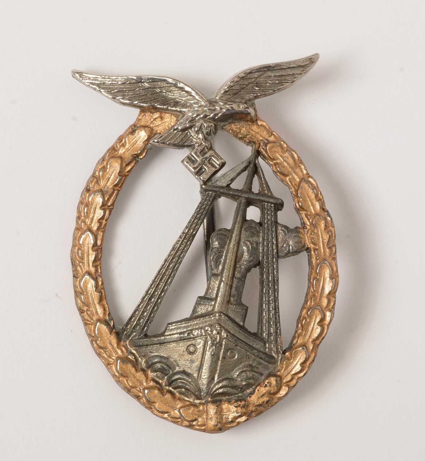 Lot 1139 - WWII Luftwaffe Sea Battle badge