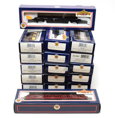 Lot 686 - Bachmann 00-gauge Branchline Model Railways carriages and rolling stock.