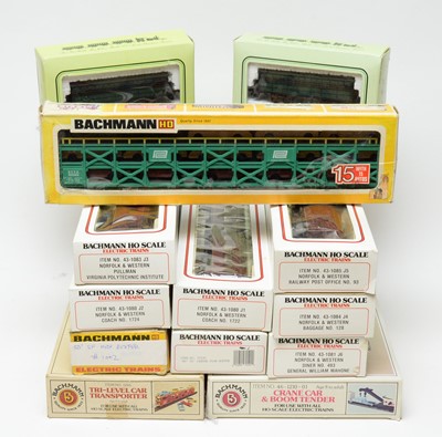 Lot 688 - Bachmann HO-gauge Electric Trains Series boxed carriages and rolling stock.
