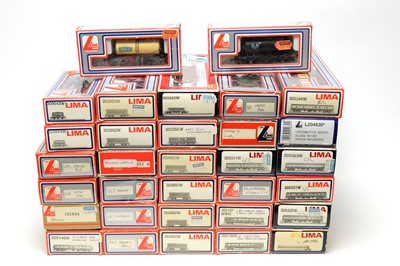 Lot 689 - LIMA Models rolling stock and carriages.