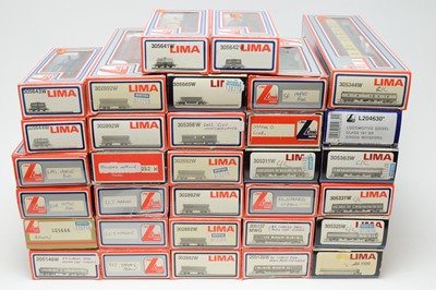 Lot 689 - LIMA Models rolling stock and carriages.