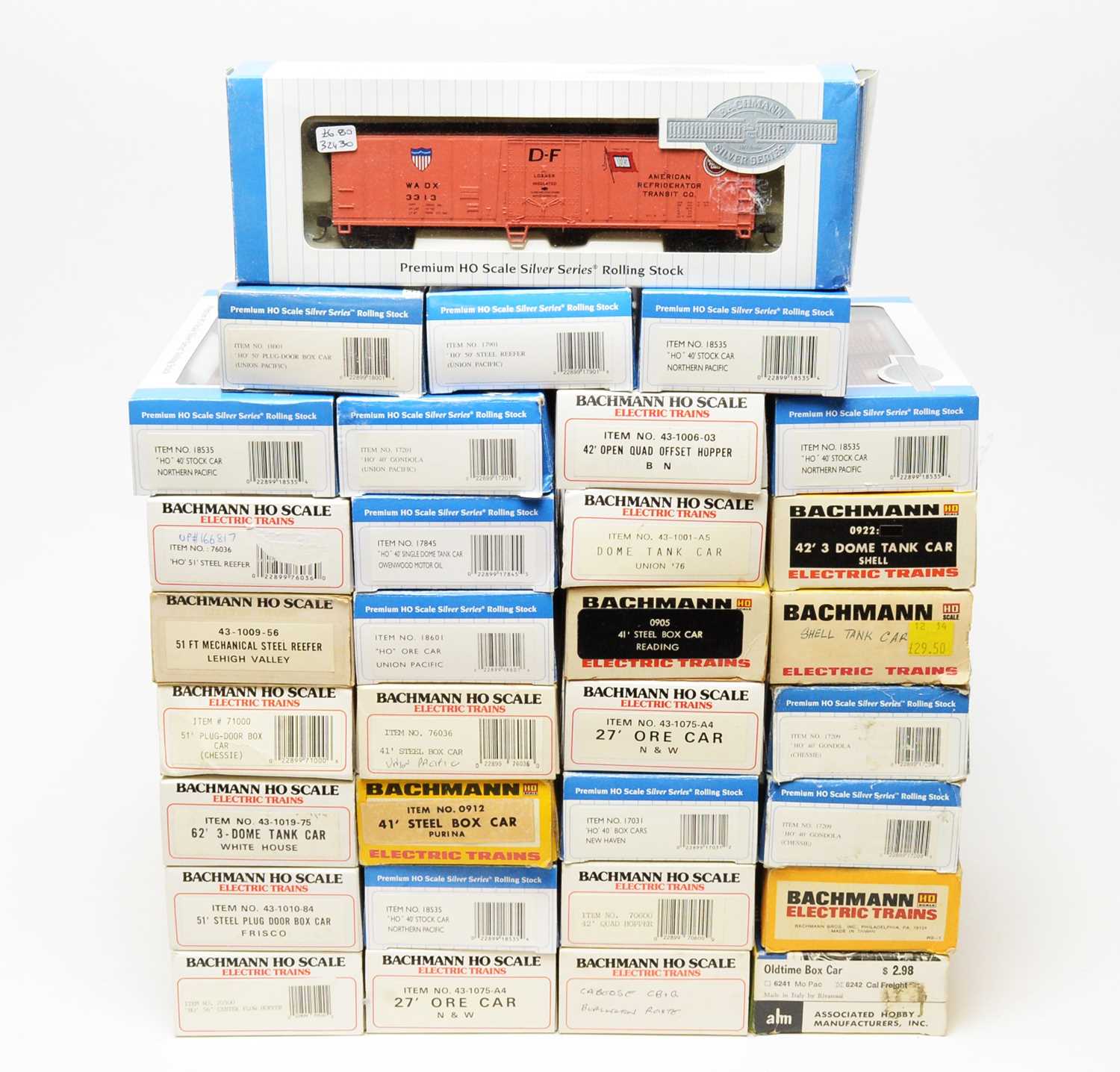 Lot 690 - A quantity of boxed Bachmann 'Electric Trains' and 'Silver' series rolling stock