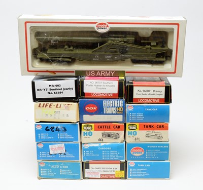 Lot 691 - HO-gauge rolling stock, various makers.