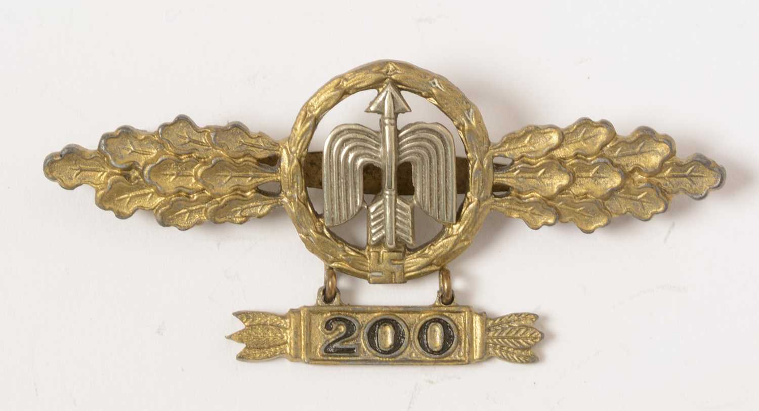 Lot 1146 - WWII Luftwaffe Flight Bar for Fighter Pilots in Gold with 200 hanger
