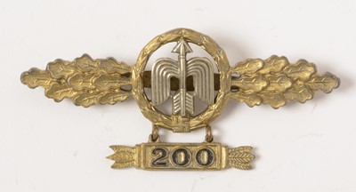 Lot 1146 - WWII Luftwaffe Flight Bar for Fighter Pilots in Gold with 200 hanger