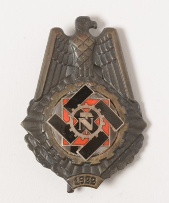 Lot 1166 - WWII German 'TeNo' badge and patch