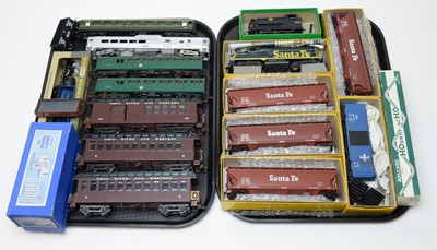 Lot 752 - Boxed and unboxed locomotives, carriages and freight stock.