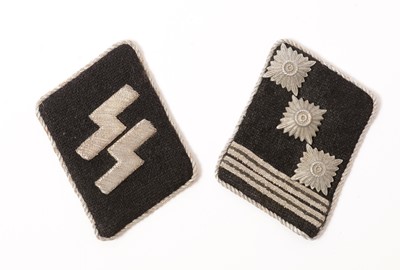 Lot 1168 - WWII SS Collar tabs for Hauptsturmführer