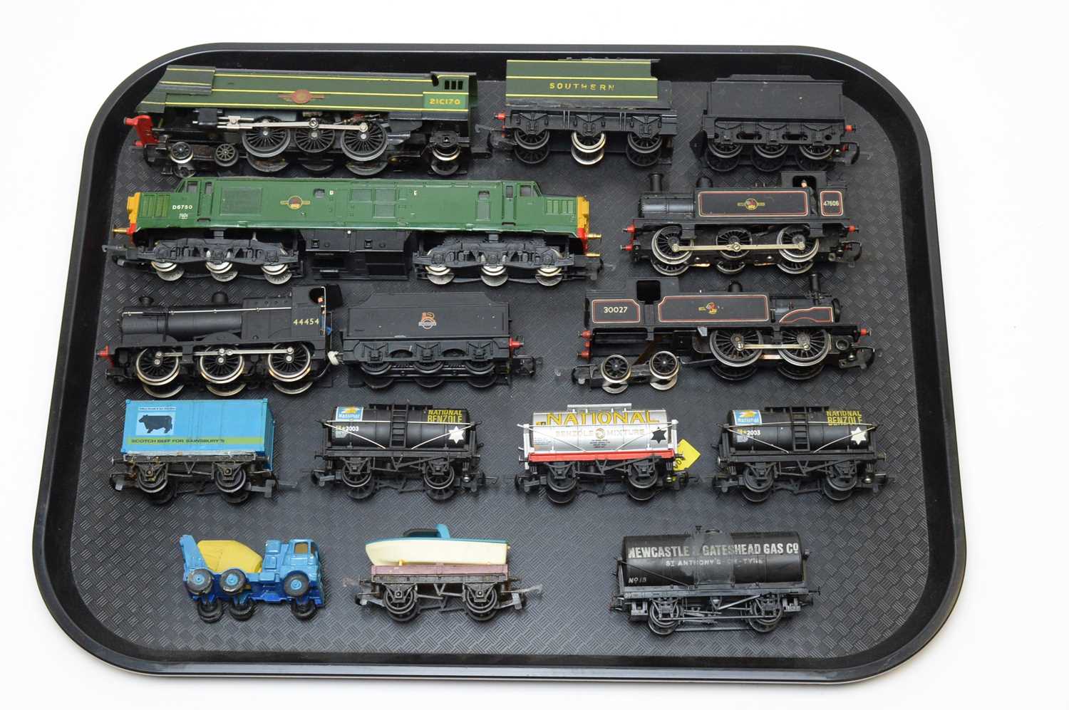 Lot 776 - Five 00-gauge unboxed locomotives and rolling stock.