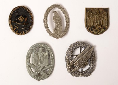 Lot 1039 - Five WWII and later German badges