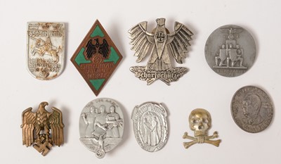 Lot 1052 - Collection of WWII and later German badges
