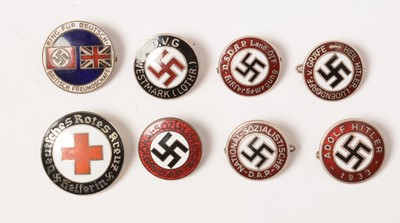 Lot 1053 - A collection of WWII enamel lapel badges