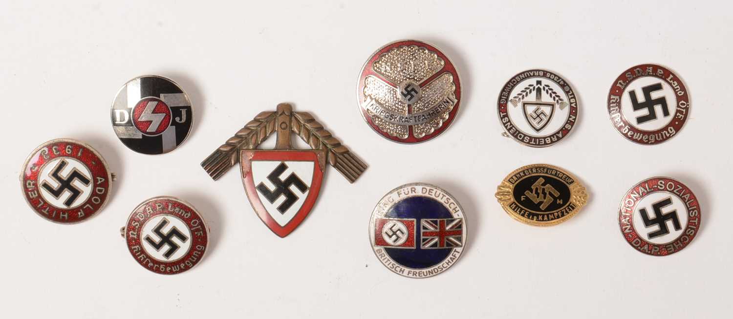 Lot 1055 - Collection of WWII and later German badges