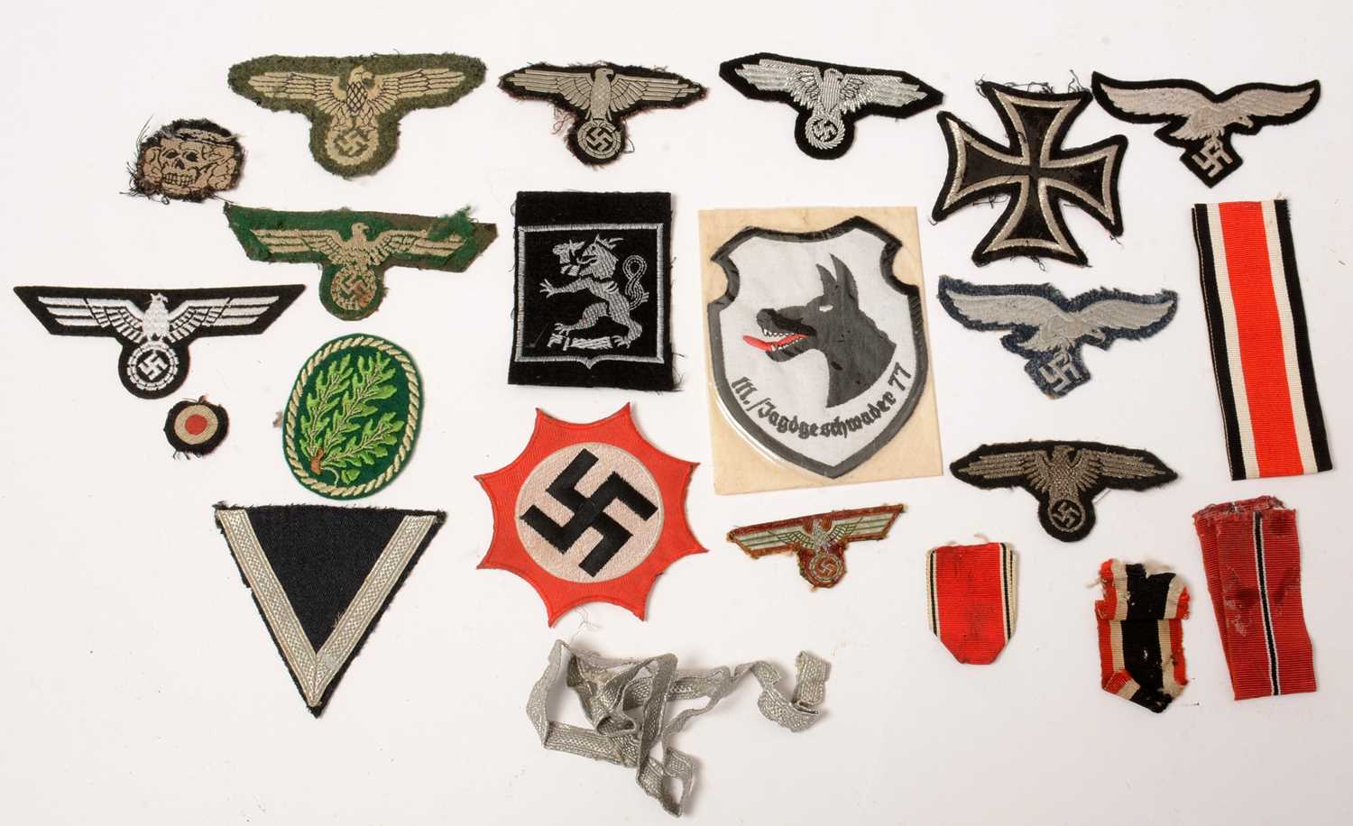 Lot 1033 - Collection of WWII and later German cloth badges