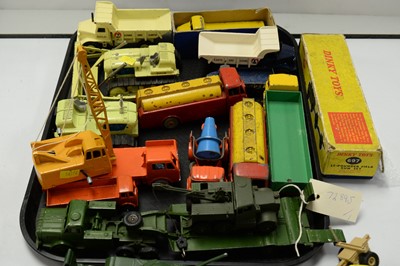Lot 890 - Boxed and unboxed Dinky scale model vehicles.
