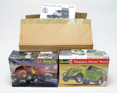 Lot 905 - Two Revell scale model kits; and one Mad scale model kit.