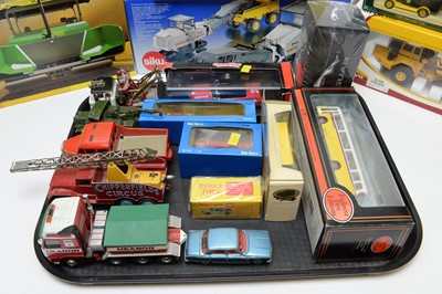 Lot 856 - Boxed scale model vehicles.