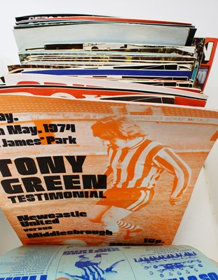 Lot 1253 - A large collection of 1970s football programmes