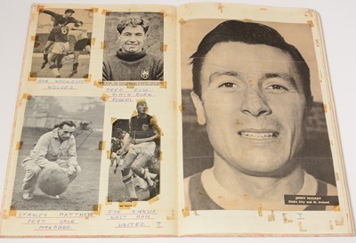 Lot 1247 - A large selection of 1960s football players autographs