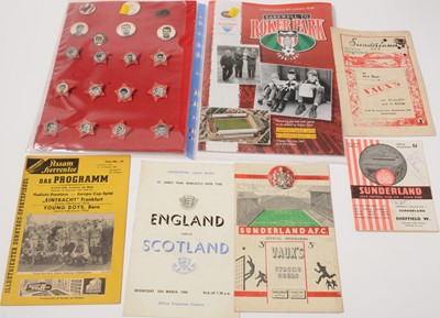 Lot 1241 - Sunderland AFC interest memorabilia and other items