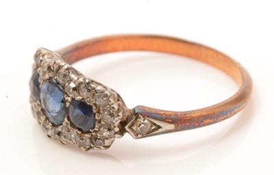Lot 83 - A Victorian sapphire and diamond ring