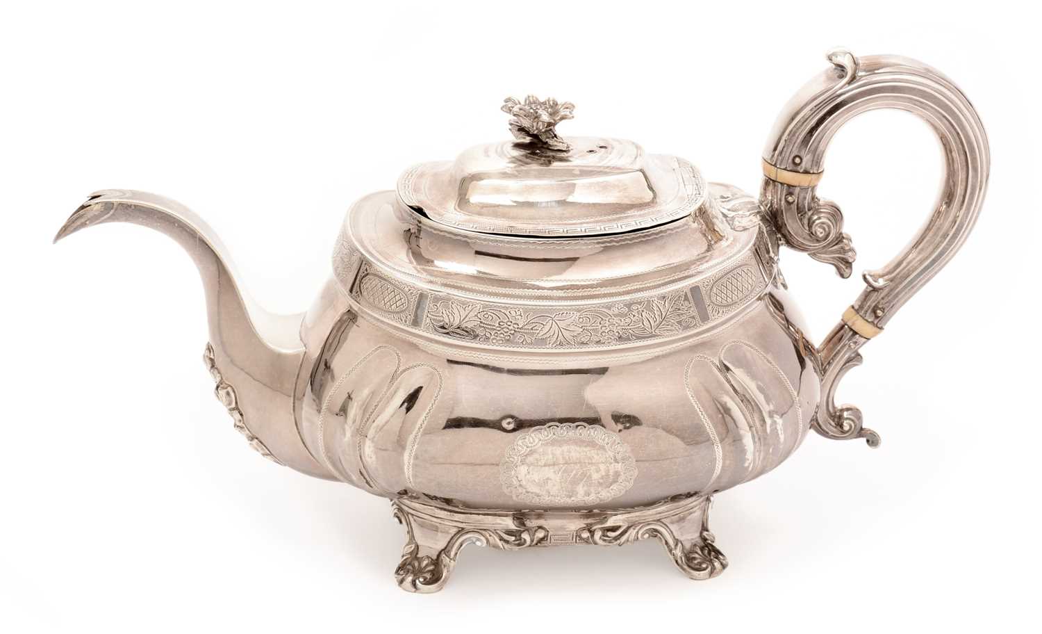 Lot 184 - A George III silver teapot, by Dorathy Langlands