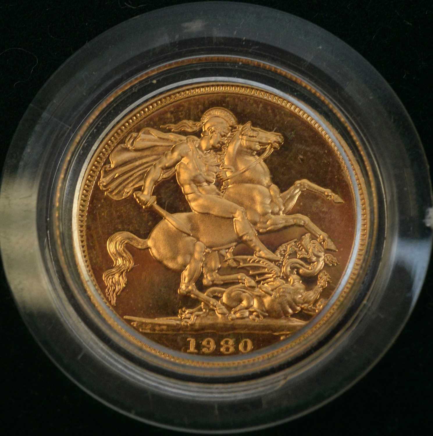 Lot 106 - A 1980 gold sovereign.