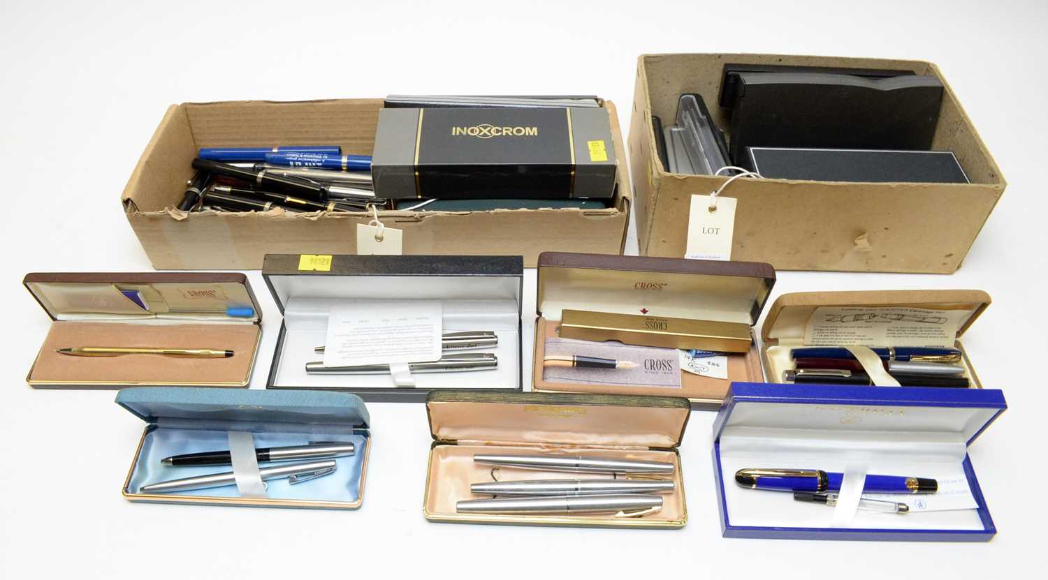 Lot 181 - Selection of boxed and loose pens