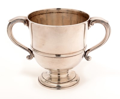 Lot 212 - A George V silver loving cup