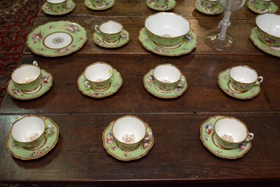 Lot 334 - A Chamberlain and Co Worcester Tea service
